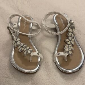 Andiamo Silver and White Floral Women's Sandals